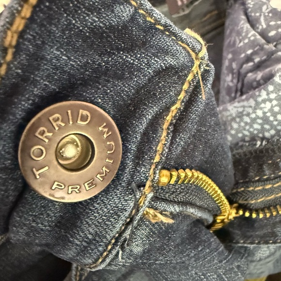 Torrid Women’s Slim Bootcut Jeans Sz 14 XS - Picture 10 of 10